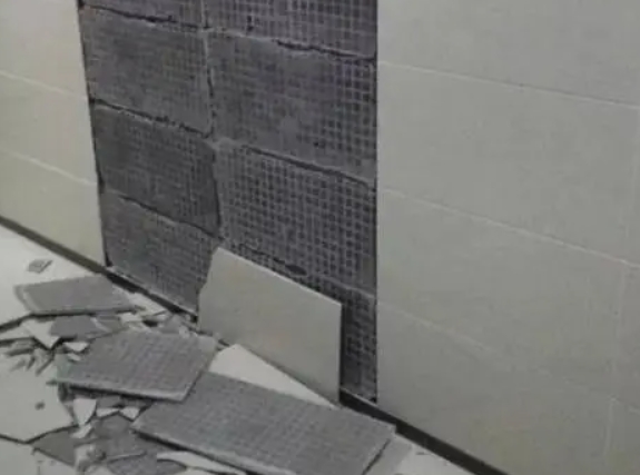 阿图什瓷砖空鼓维修公司分享下阿图什墙砖松动维修的知识
